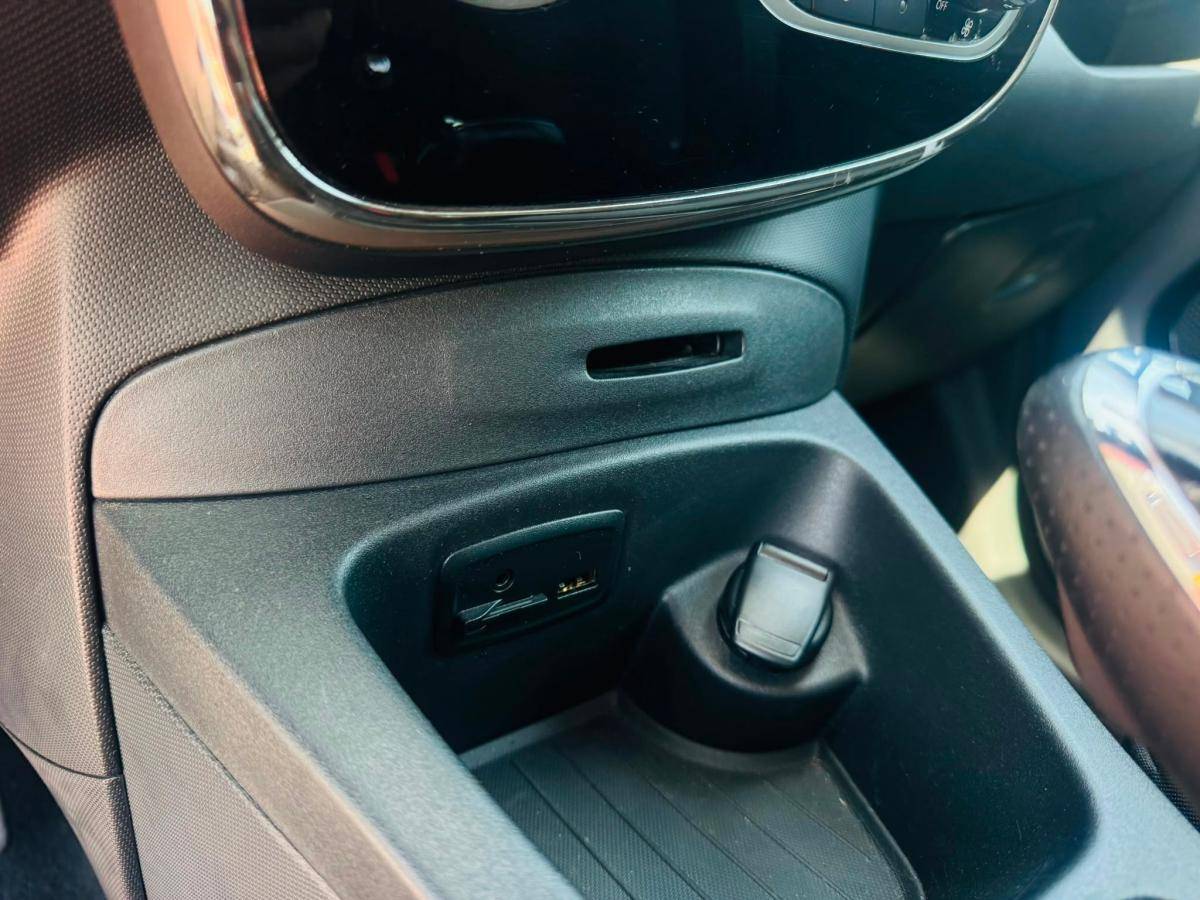 renault-zoe-2019-eletrico-0cc