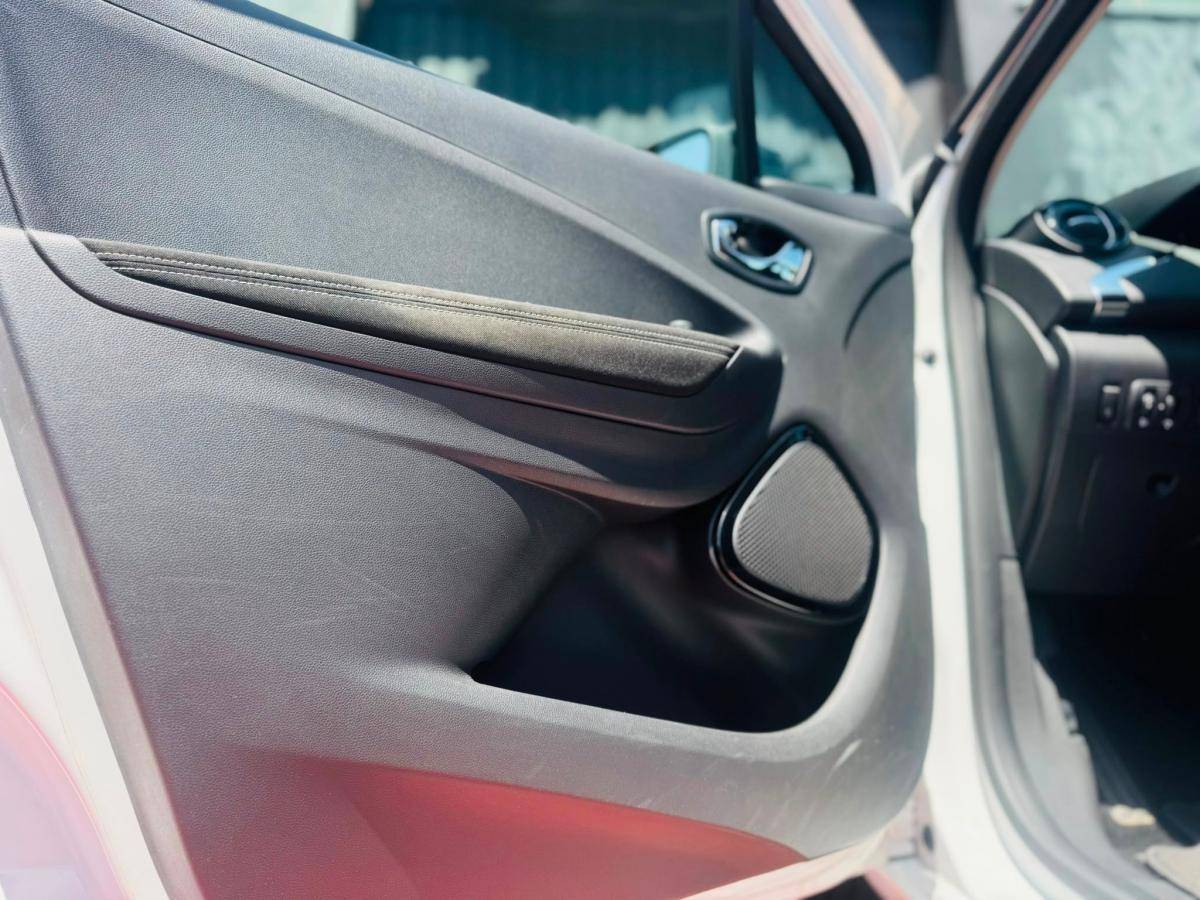 renault-zoe-2019-eletrico-0cc