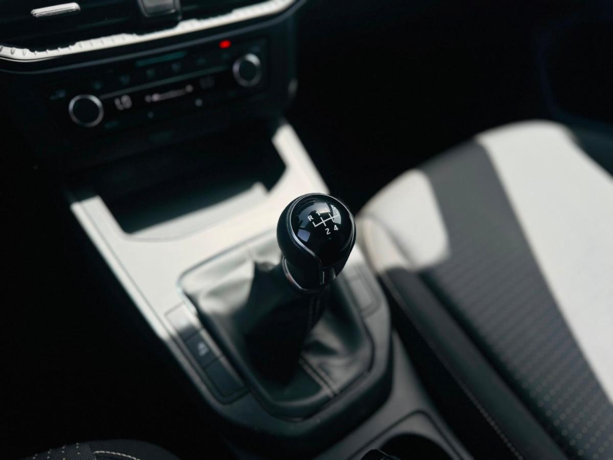 seat-ibiza-2023-gasolina-999cc