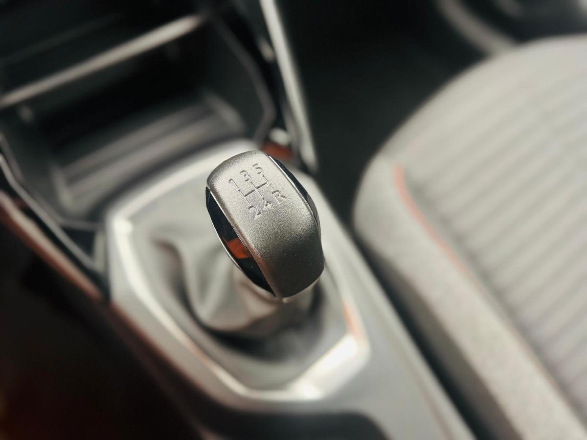 peugeot-208-2021-gasolina-1199cc