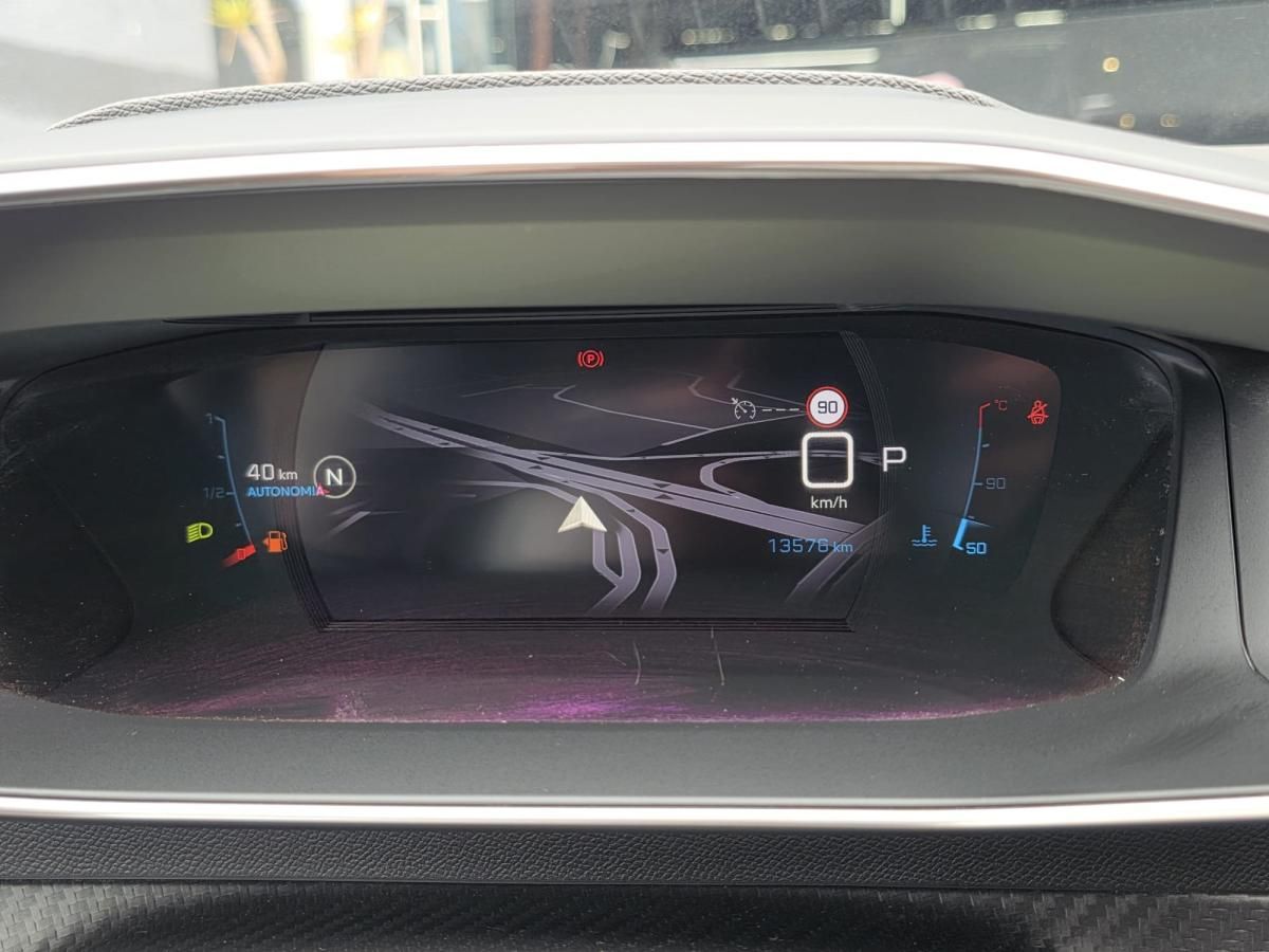peugeot-208-2023-gasolina-1199cc