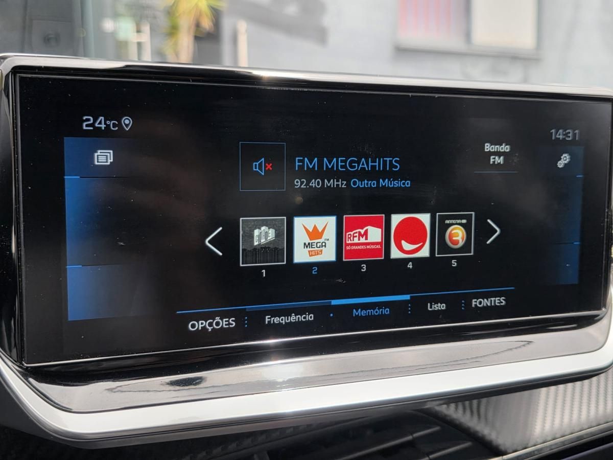 peugeot-208-2023-gasolina-1199cc