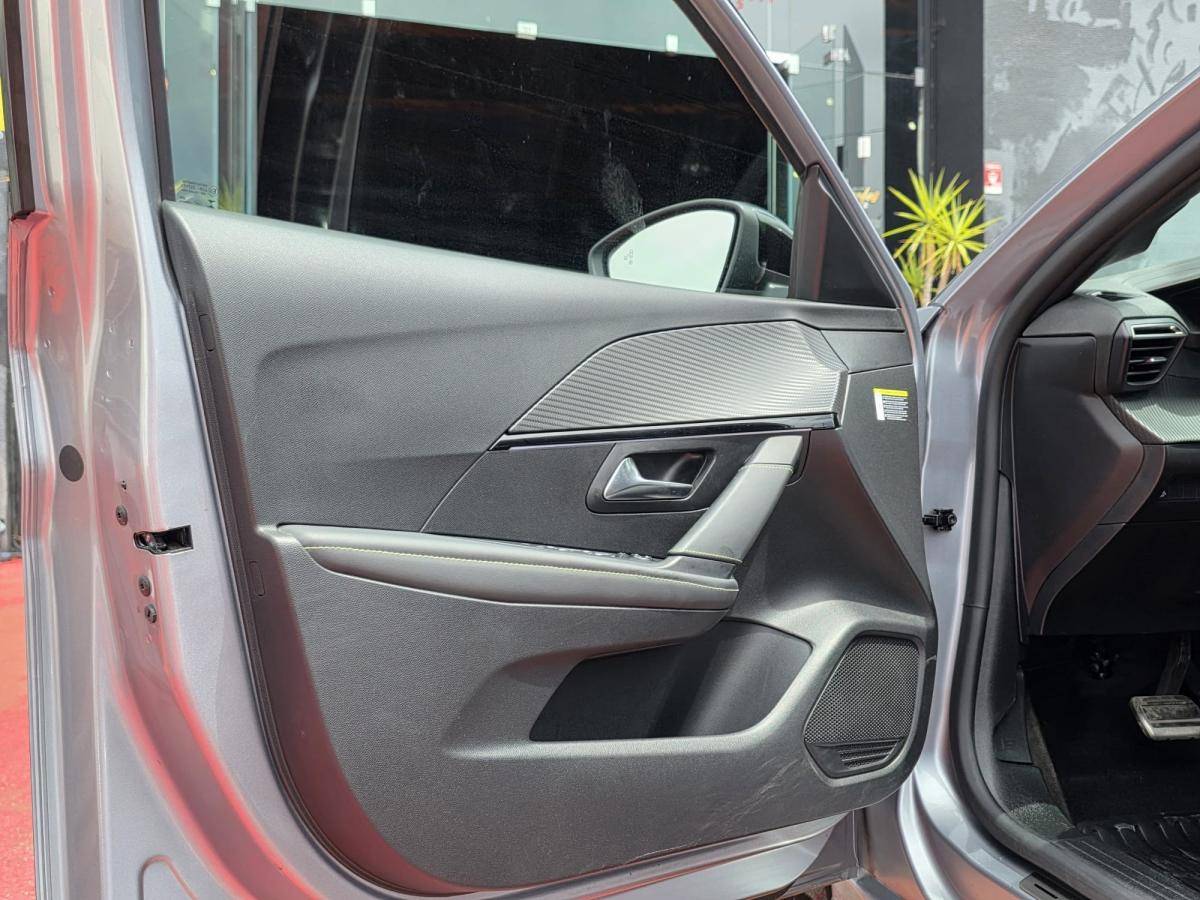 peugeot-208-2023-gasolina-1199cc