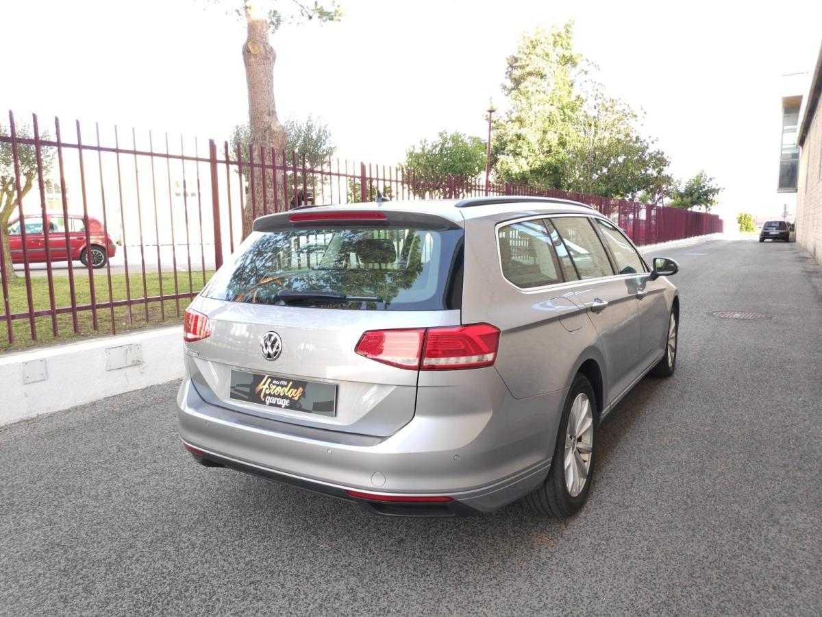 volkswagen-passat-variant-2019-diesel-1598cc
