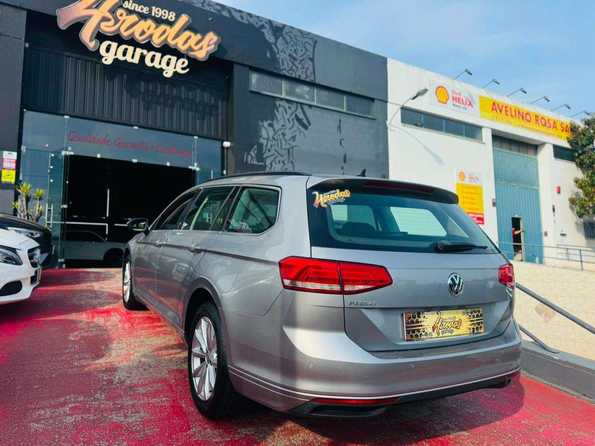 volkswagen-passat-variant-2019-diesel-1598cc
