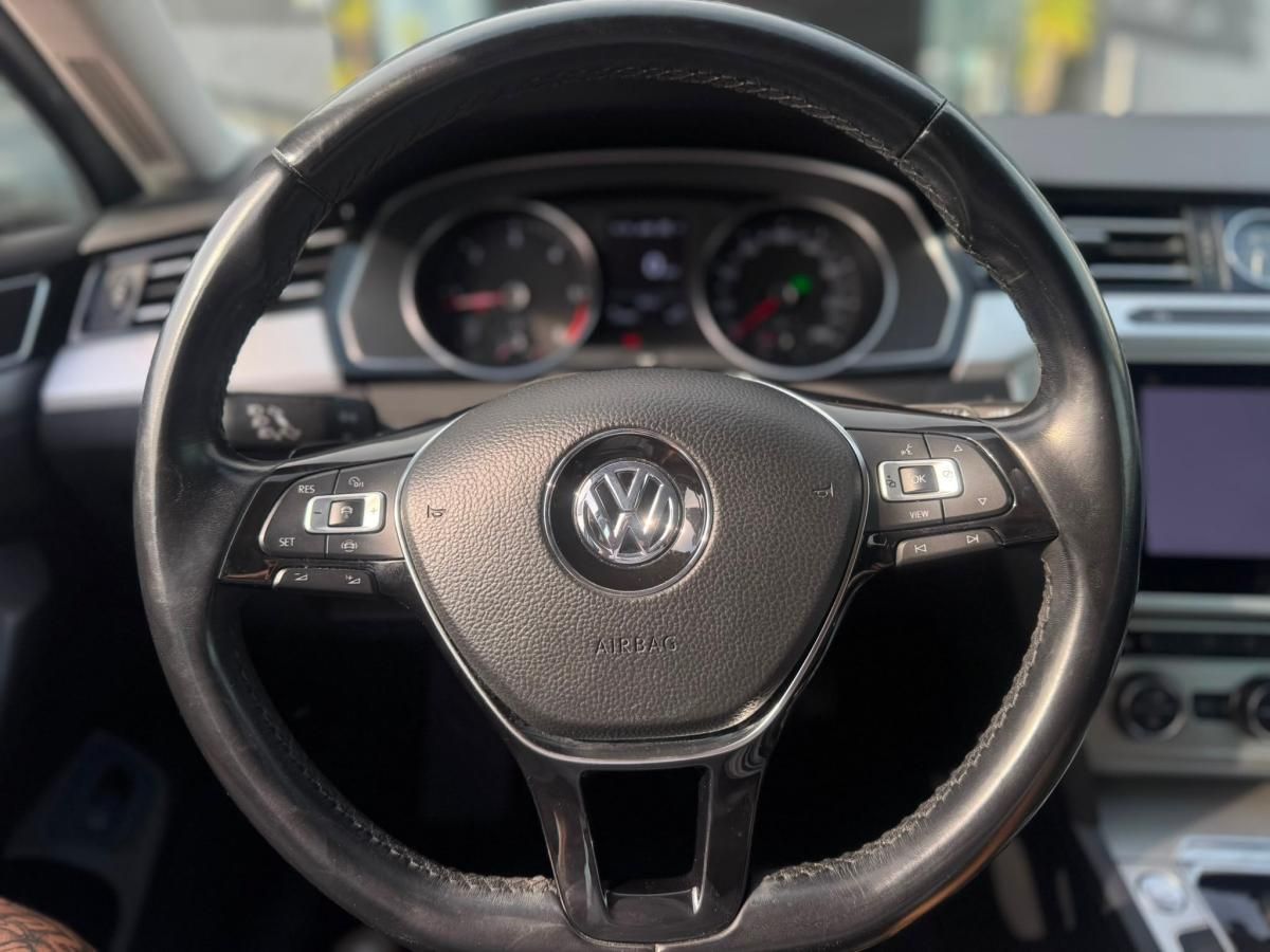 volkswagen-passat-variant-2019-diesel-1598cc
