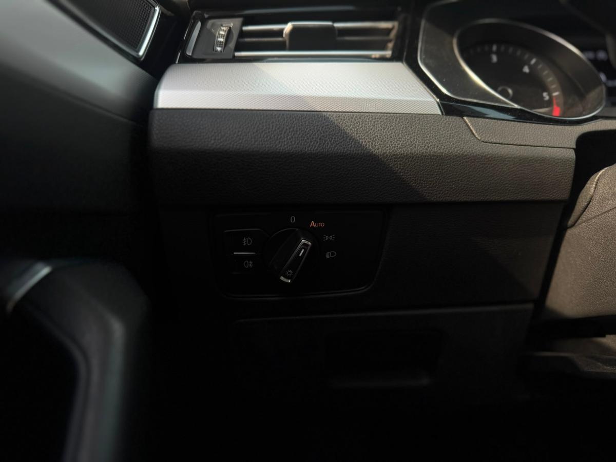 volkswagen-passat-variant-2019-diesel-1598cc