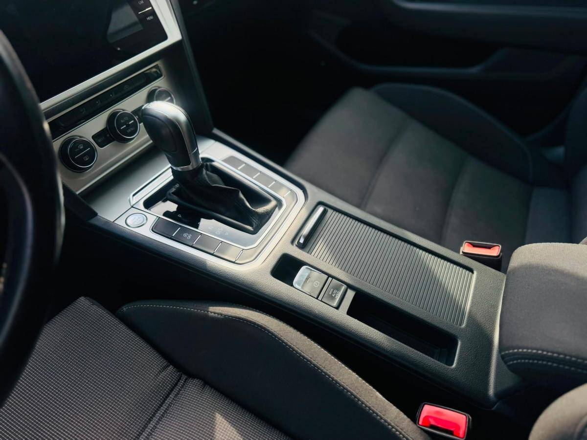 volkswagen-passat-variant-2019-diesel-1598cc