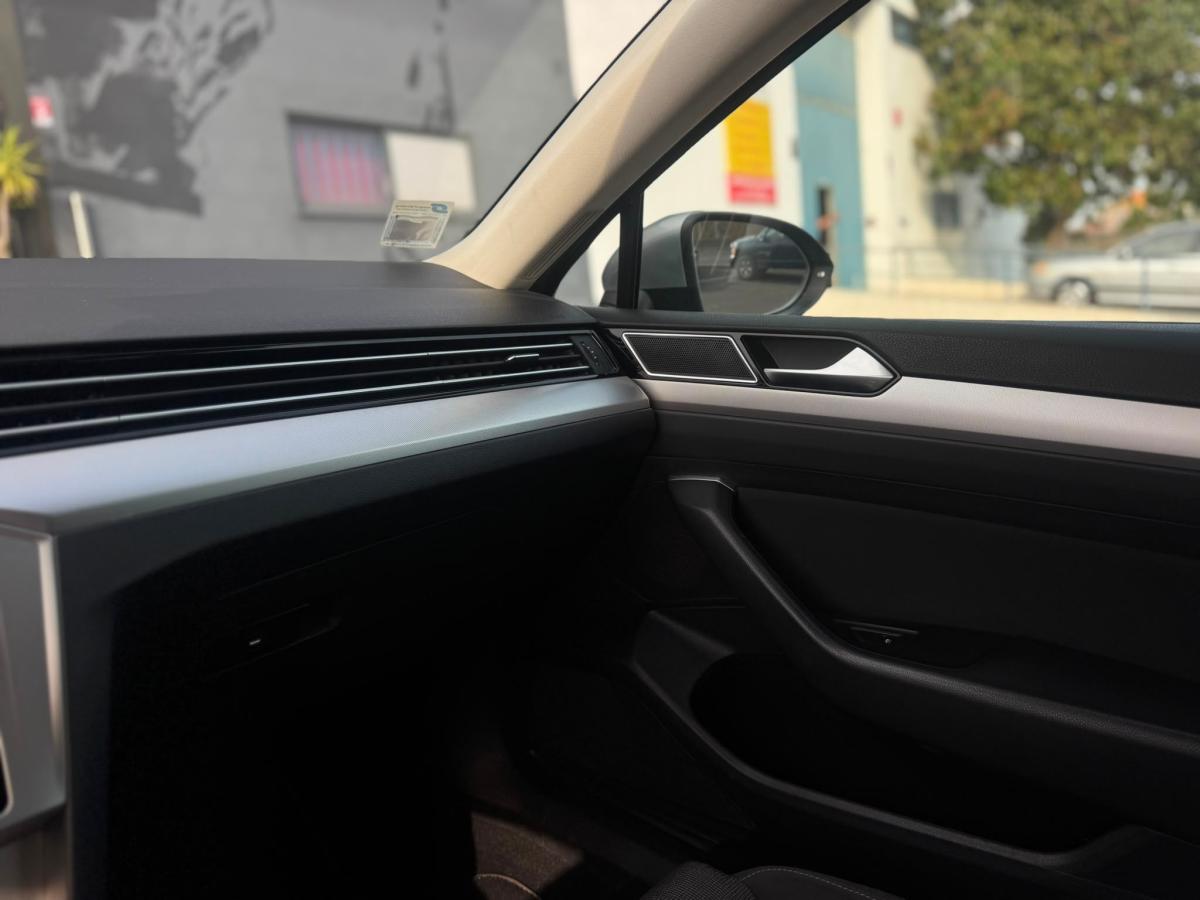 volkswagen-passat-variant-2019-diesel-1598cc