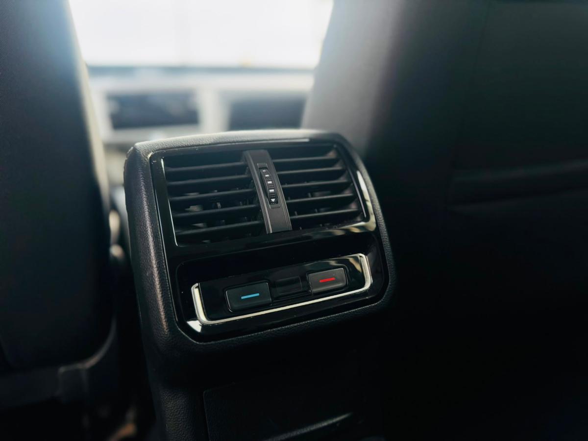 volkswagen-passat-variant-2019-diesel-1598cc