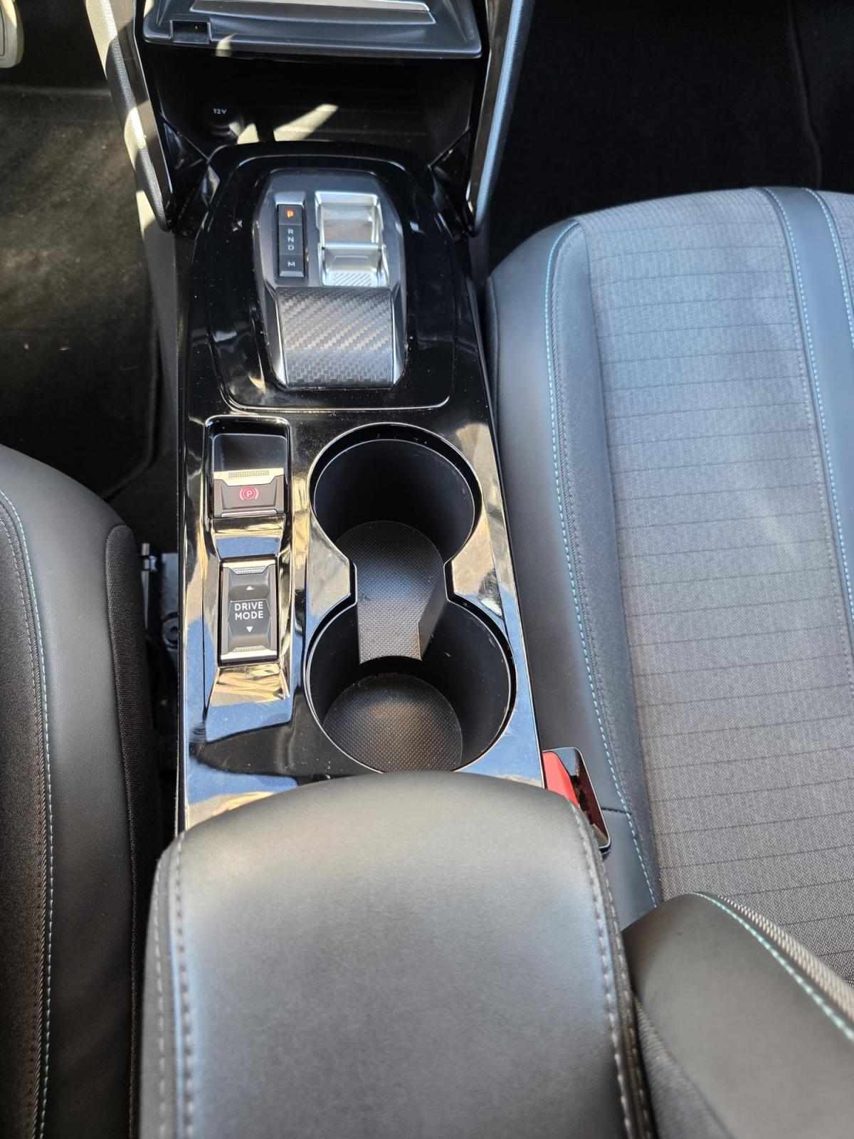 peugeot-208-2022-gasolina-1199cc