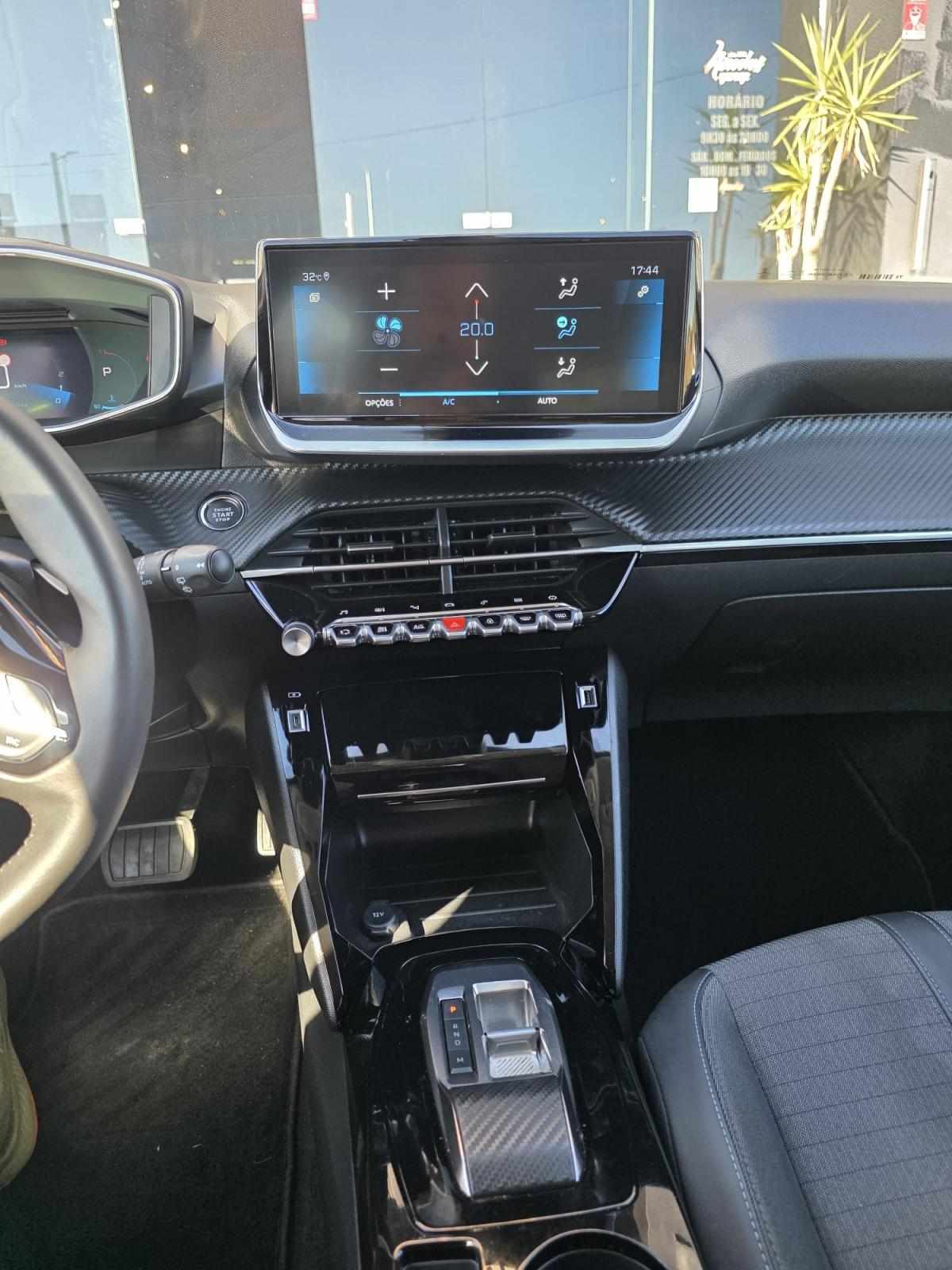 peugeot-208-2022-gasolina-1199cc