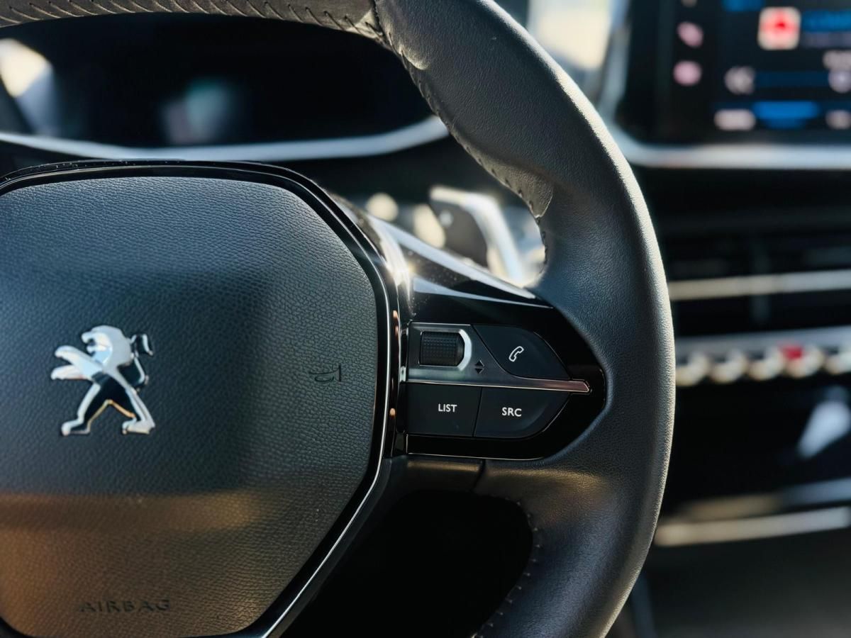 peugeot-2008-2022-gasolina-1199cc