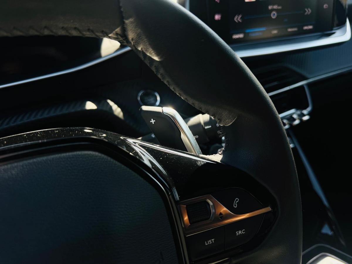 peugeot-2008-2022-gasolina-1199cc
