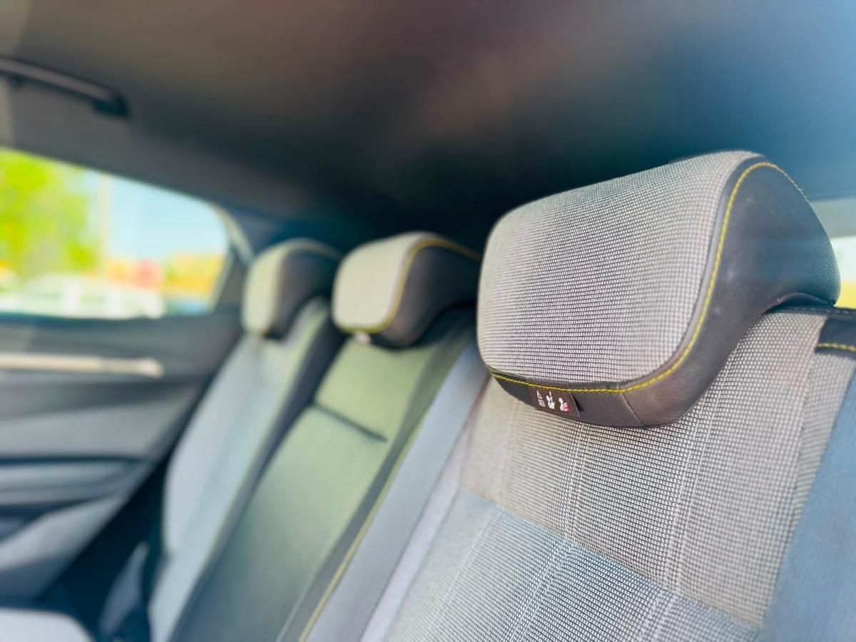 renault-megane-e-tech-2022-eletrico-0cc