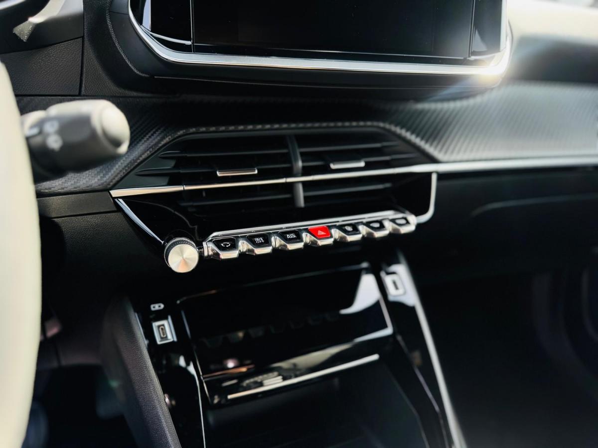 peugeot-2008-2023-gasolina-1199cc