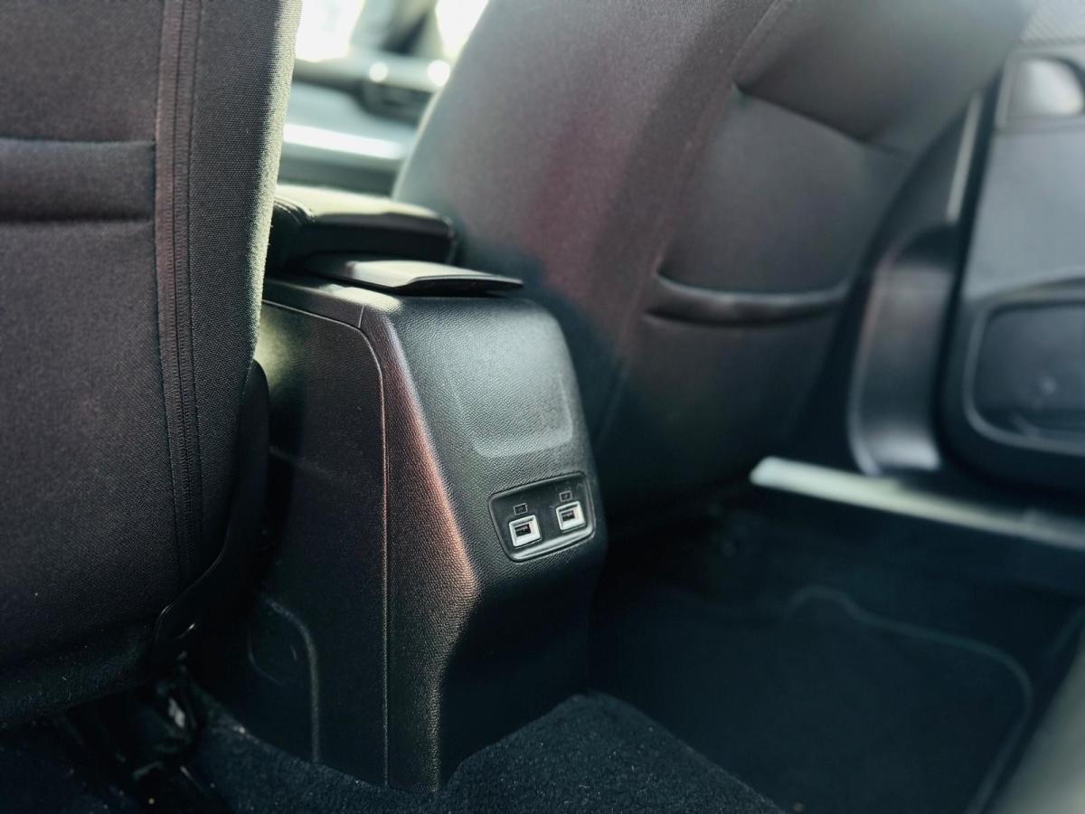peugeot-2008-2023-gasolina-1199cc