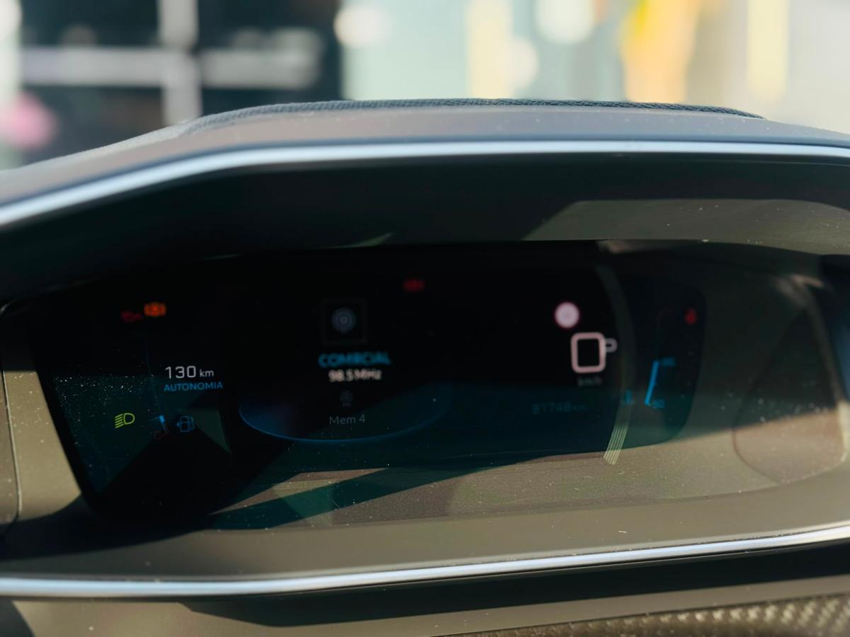 peugeot-208-2021-gasolina-1199cc