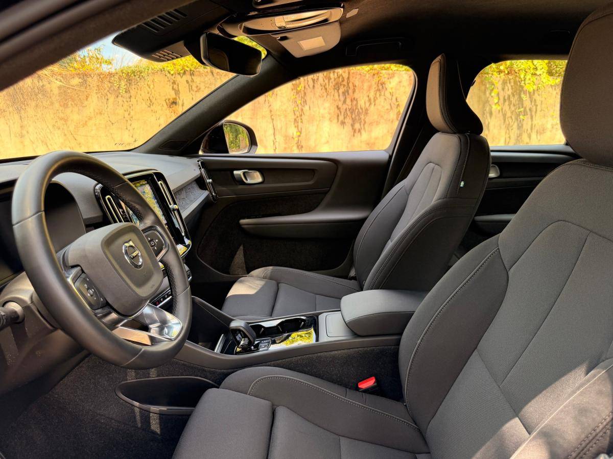 volvo-xc40-2023-eletrico-0cc