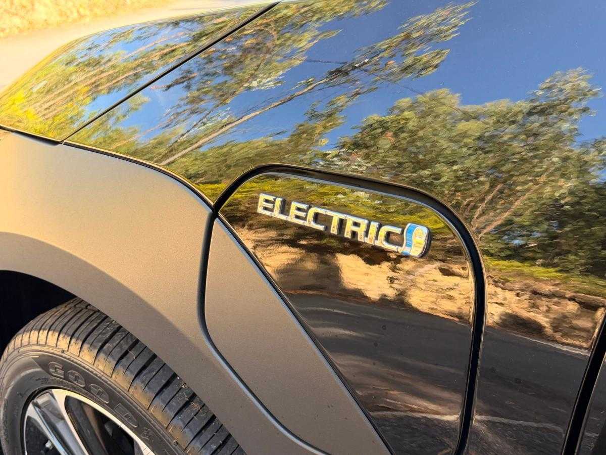 toyota-bz4x-2023-eletrico-0cc
