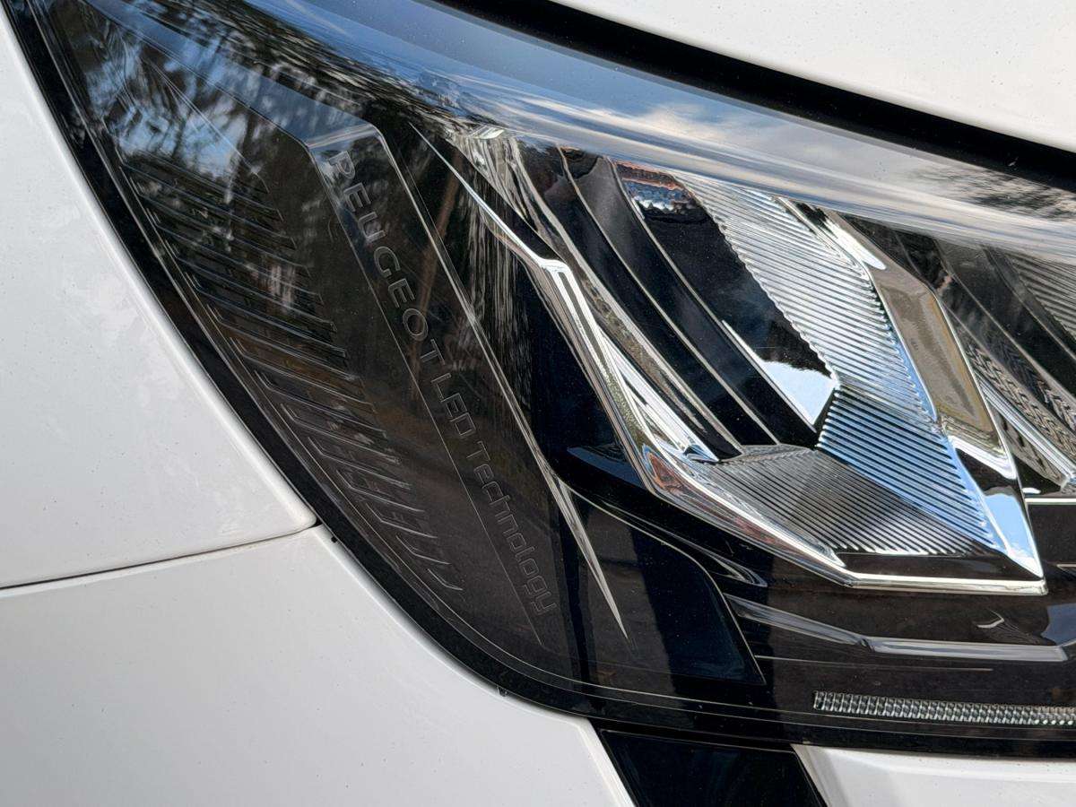 peugeot-208-2022-eletrico-0cc