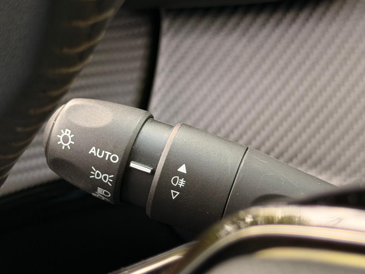 peugeot-208-2022-eletrico-0cc