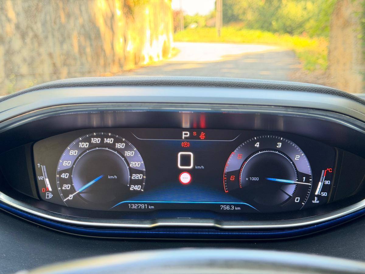 peugeot-3008-2018-diesel-1560cc
