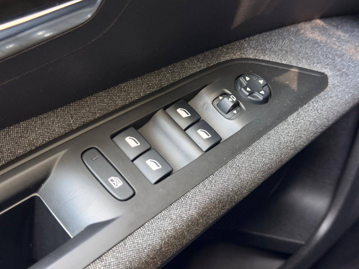 peugeot-3008-2018-diesel-1560cc