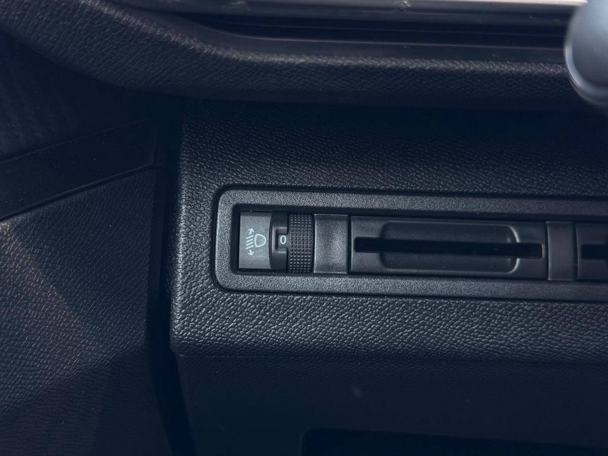 peugeot-3008-2018-diesel-1560cc