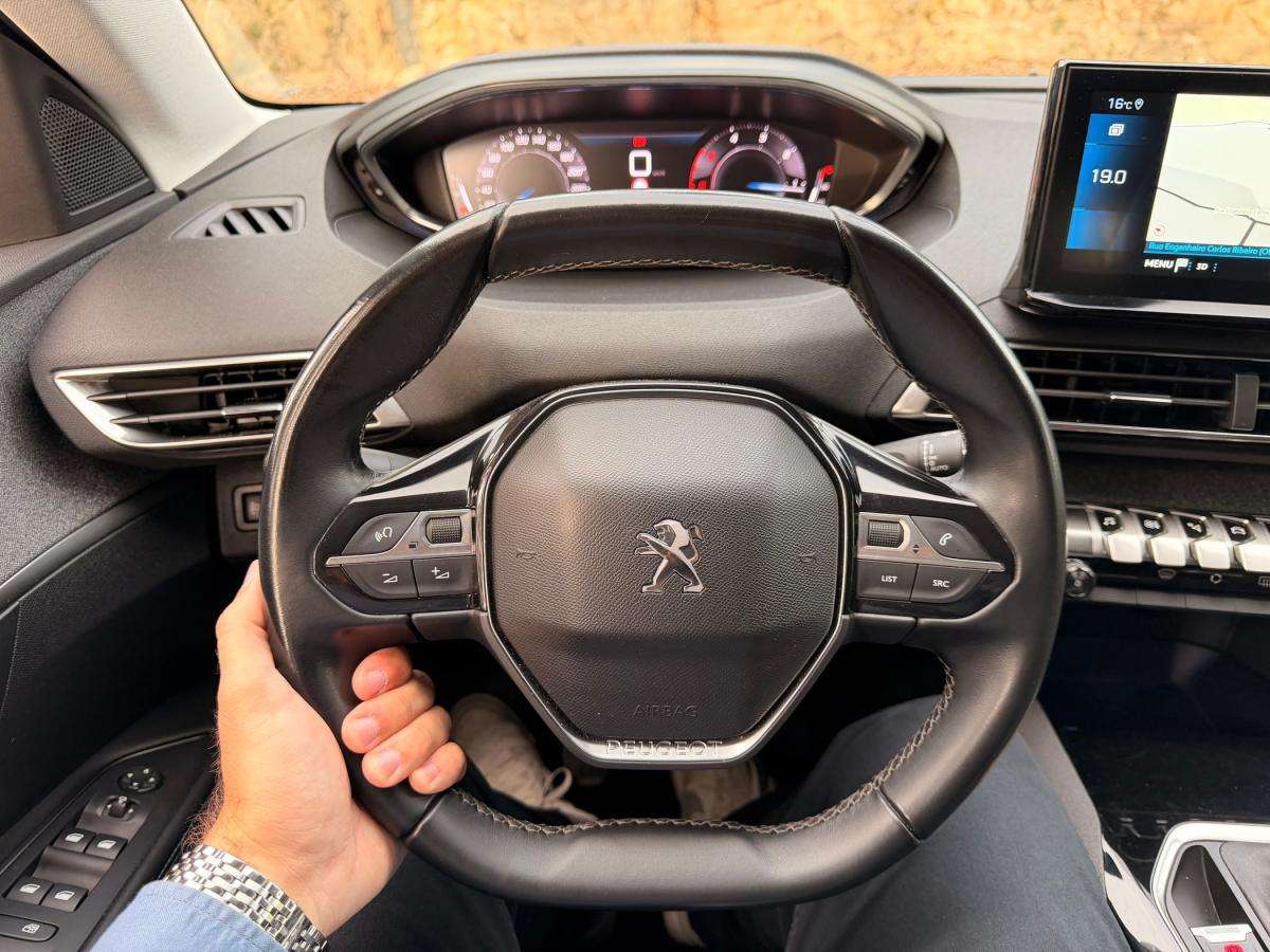 peugeot-3008-2022-diesel-1499cc