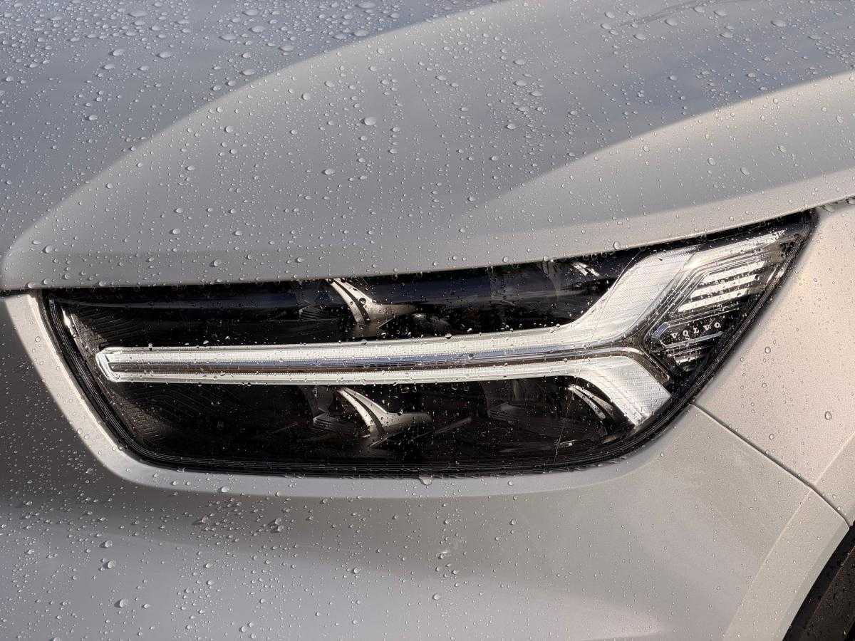 volvo-xc40-2021-hibrido-a-gasolina-1477cc