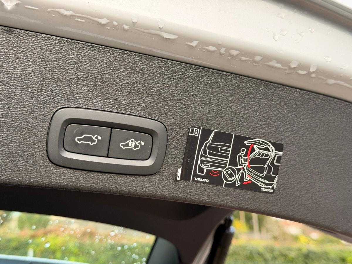 volvo-xc40-2021-hibrido-a-gasolina-1477cc