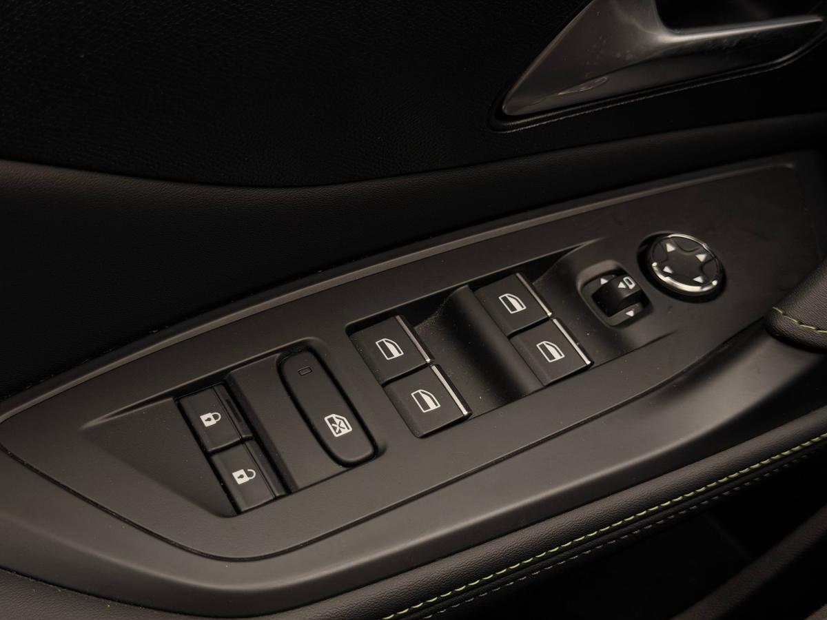 peugeot-308-2022-gasolina-1199cc