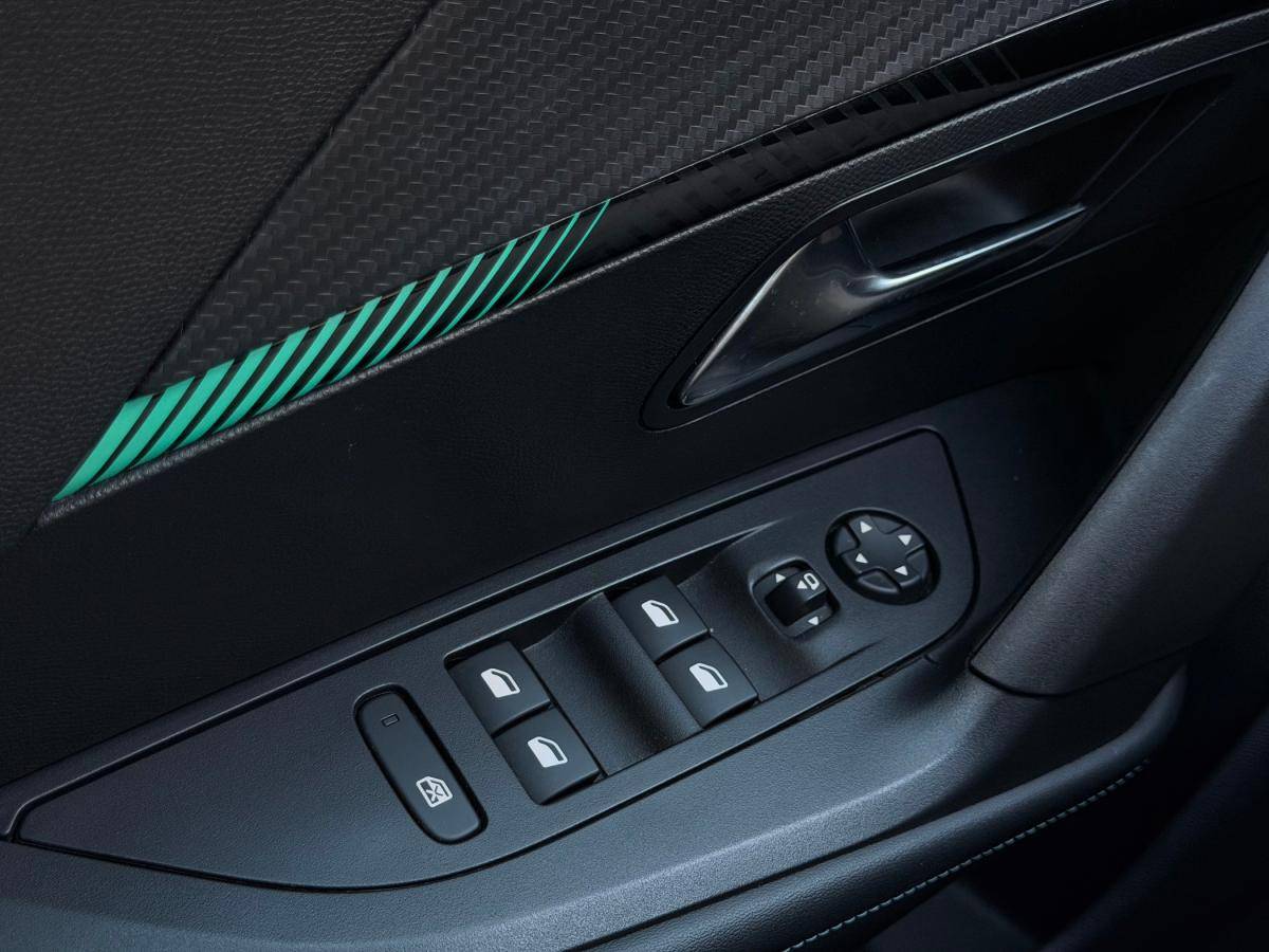 peugeot-2008-2021-diesel-1499cc