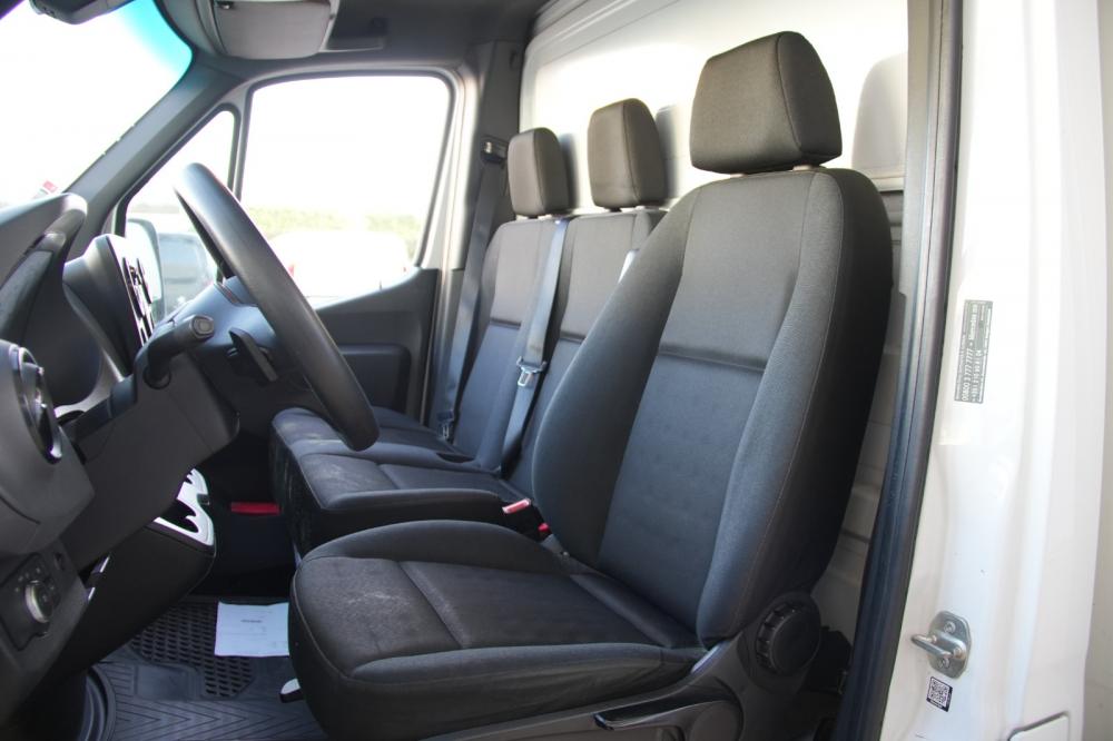 mercedes-benz-sprinter-2022-diesel-2000cc