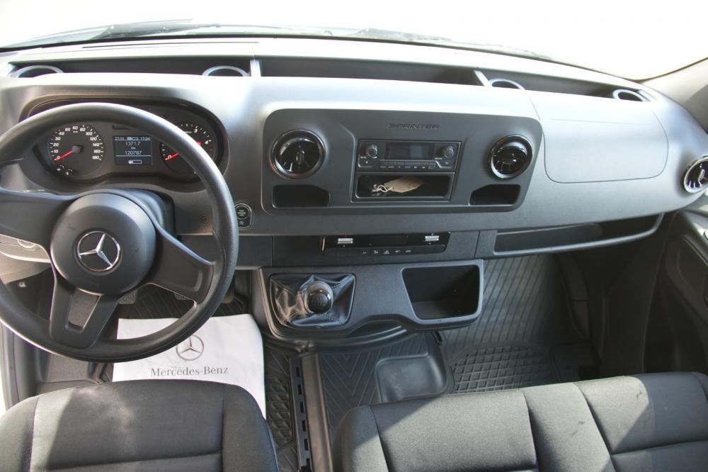 mercedes-benz-sprinter-2022-diesel-2000cc