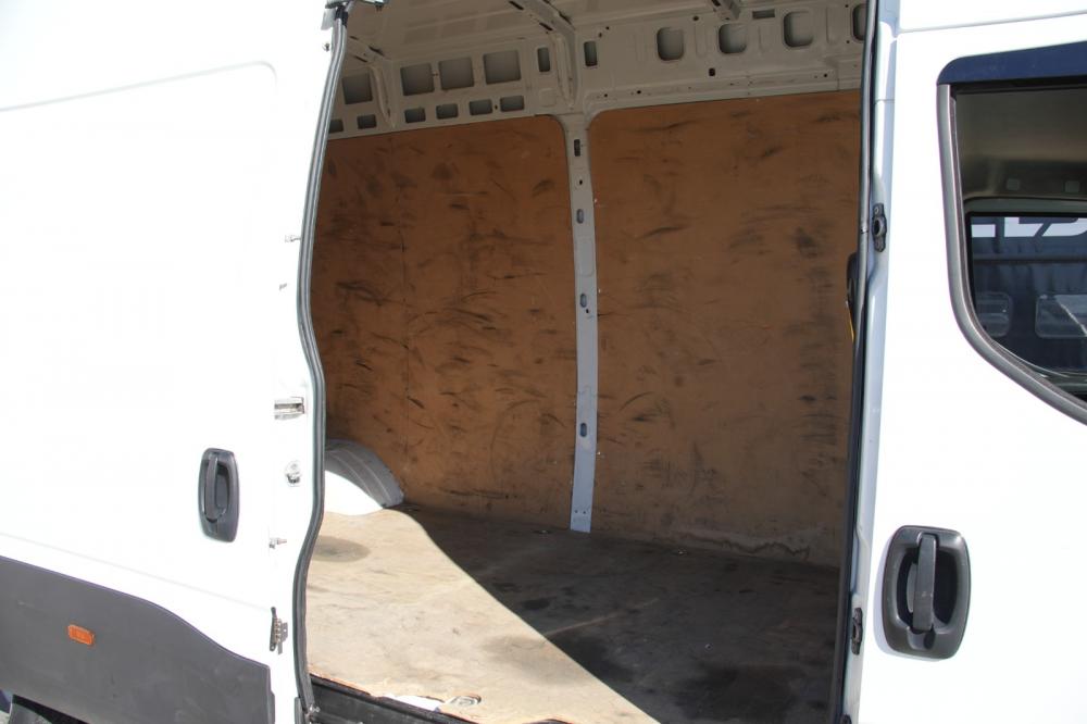 iveco-daily-2023-diesel-2300cc