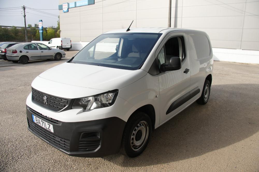 peugeot-partner-2023-diesel-1500cc