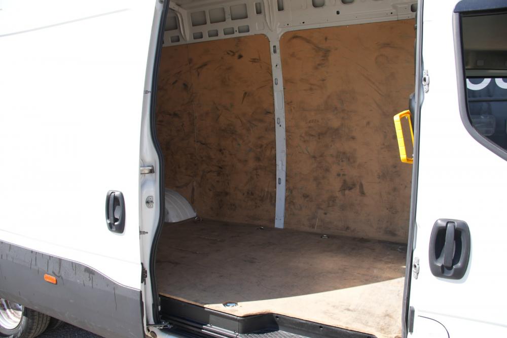 iveco-daily-2023-diesel-2300cc