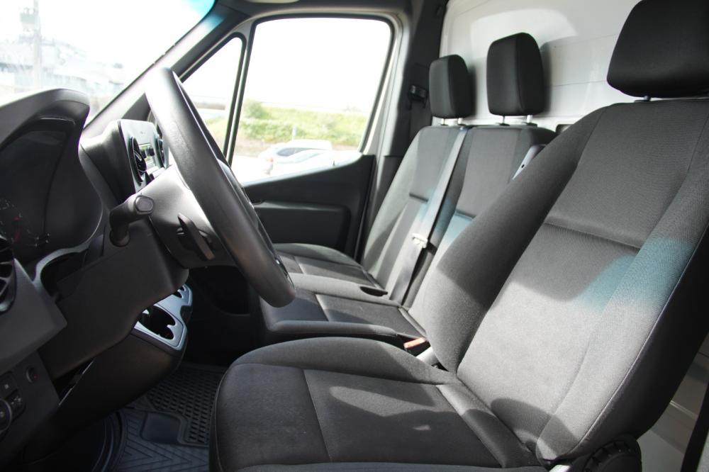 mercedes-benz-sprinter-2022-diesel-2000cc