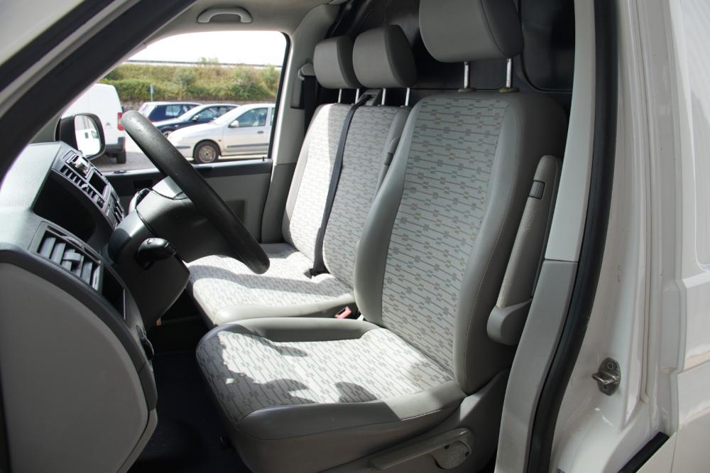 volkswagen-transporter-2011-diesel-2000cc