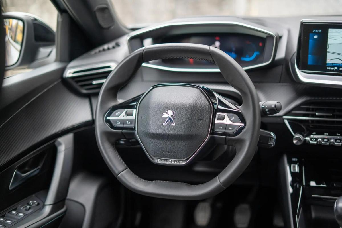 peugeot-2008-2022-gasolina-1199cc