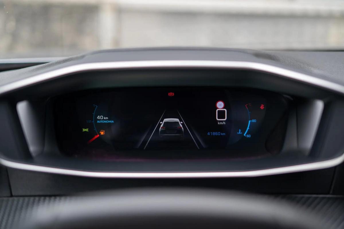 peugeot-2008-2022-gasolina-1199cc