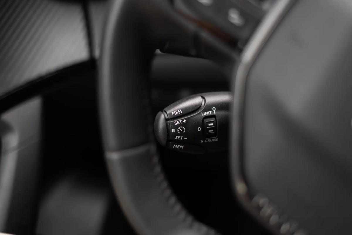 peugeot-2008-2022-gasolina-1199cc