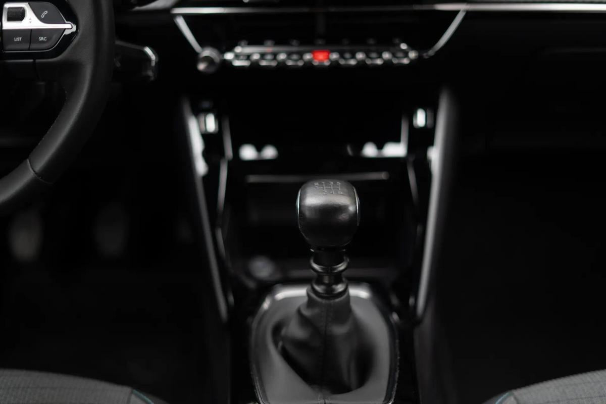 peugeot-2008-2022-gasolina-1199cc