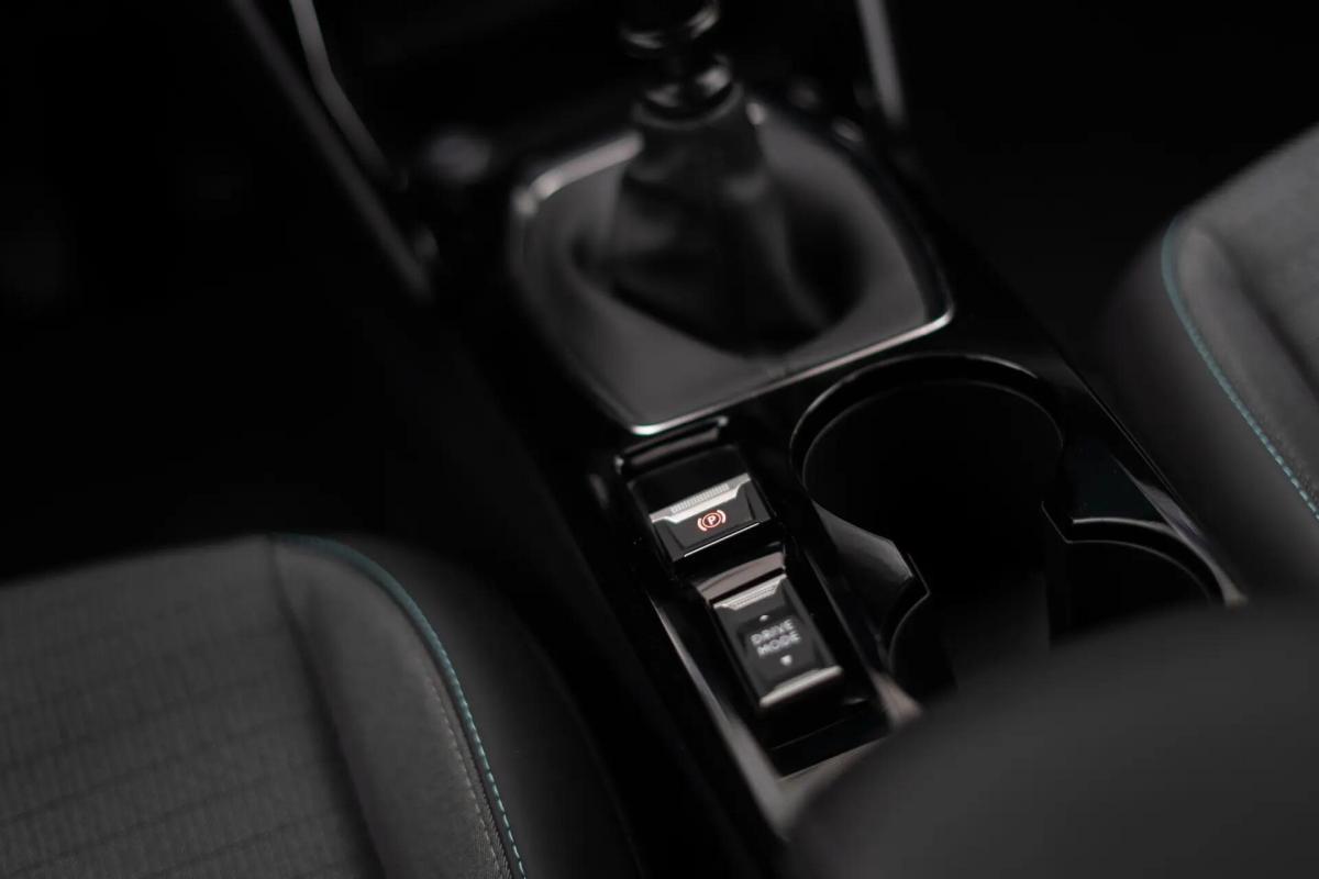 peugeot-2008-2022-gasolina-1199cc