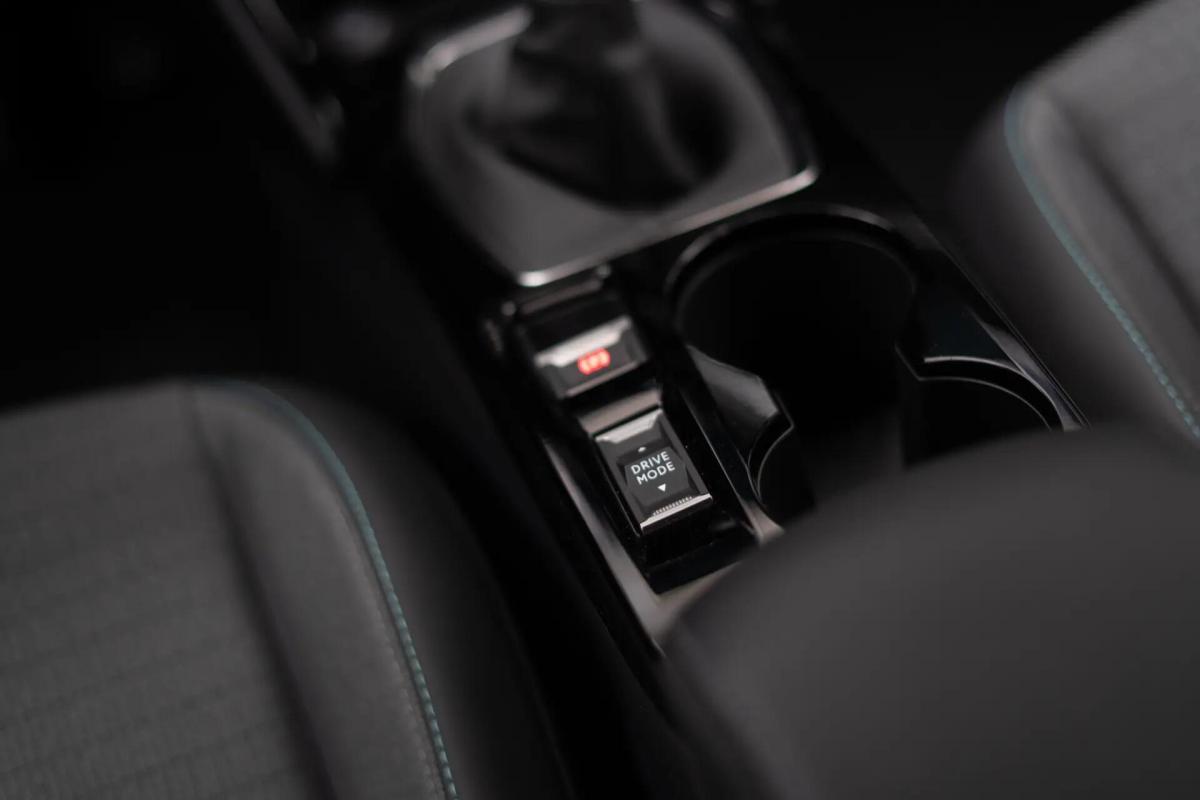 peugeot-2008-2022-gasolina-1199cc