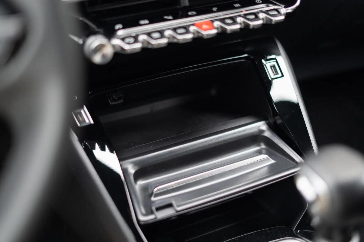 peugeot-2008-2022-gasolina-1199cc
