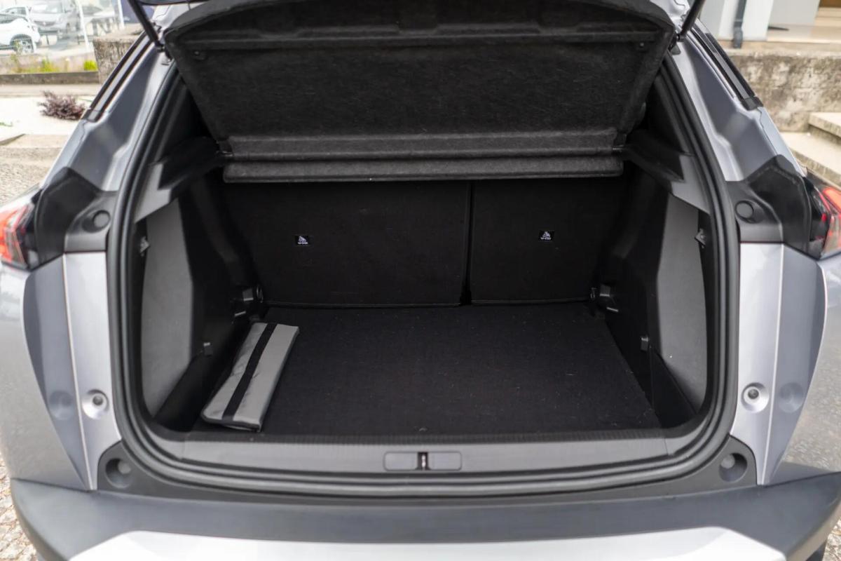 peugeot-2008-2022-gasolina-1199cc