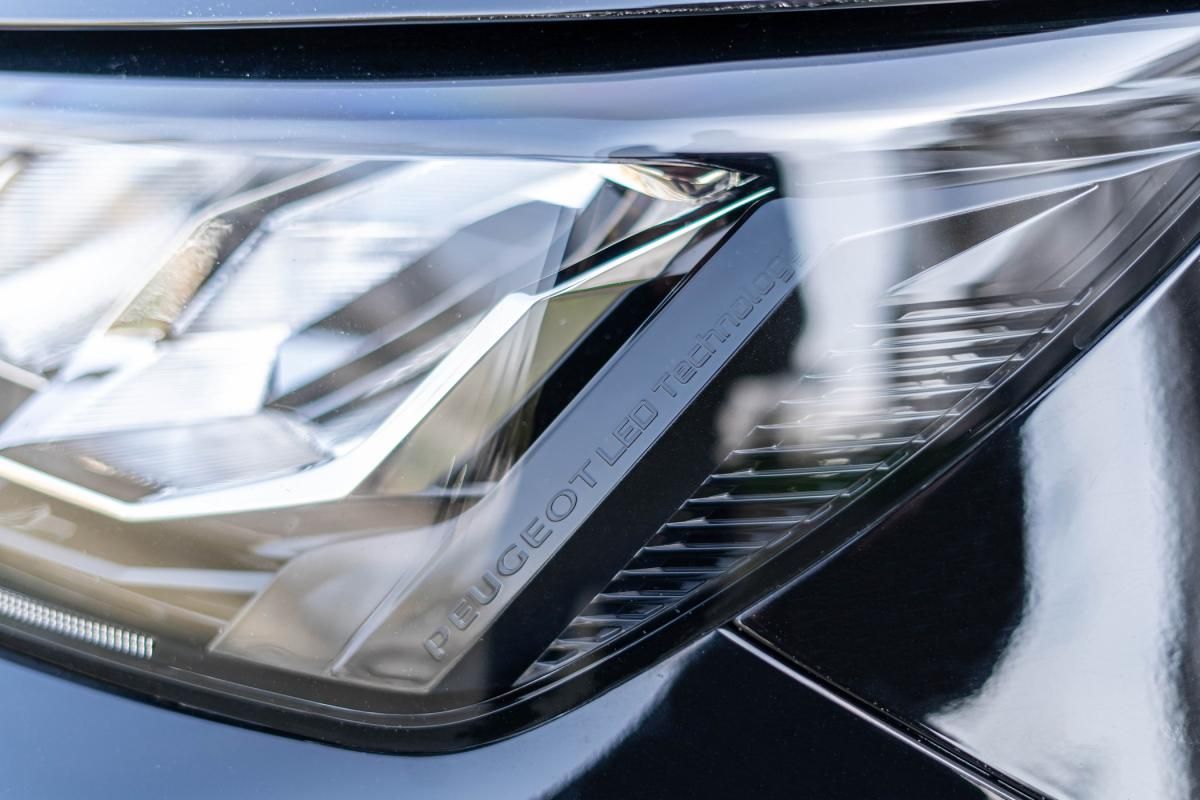 peugeot-2008-2022-gasolina-1199cc